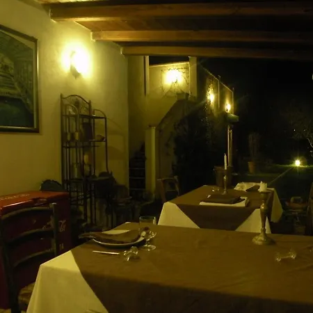Borgo Delle Xiii Fontane Panzió *